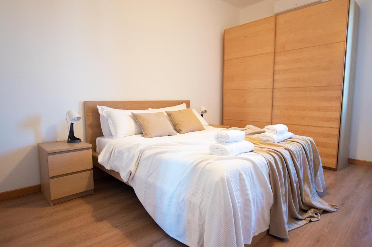 I Host Apartment - Sant'Agostino 7 ميلان المظهر الخارجي الصورة