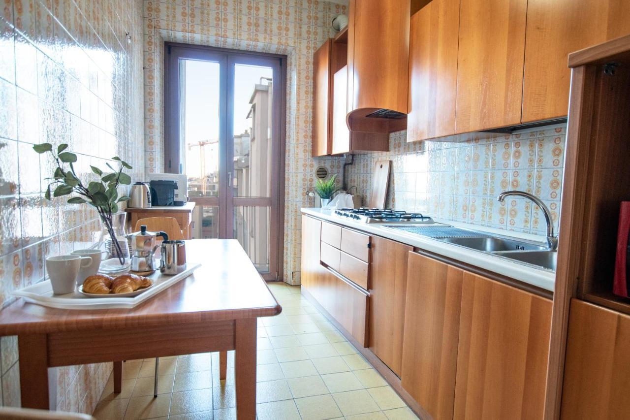 I Host Apartment - Sant'Agostino 7 ميلان المظهر الخارجي الصورة