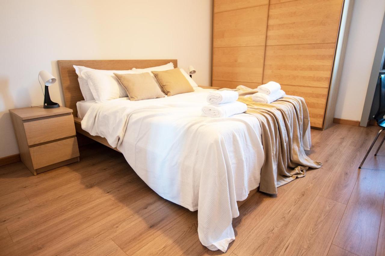 I Host Apartment - Sant'Agostino 7 ميلان المظهر الخارجي الصورة