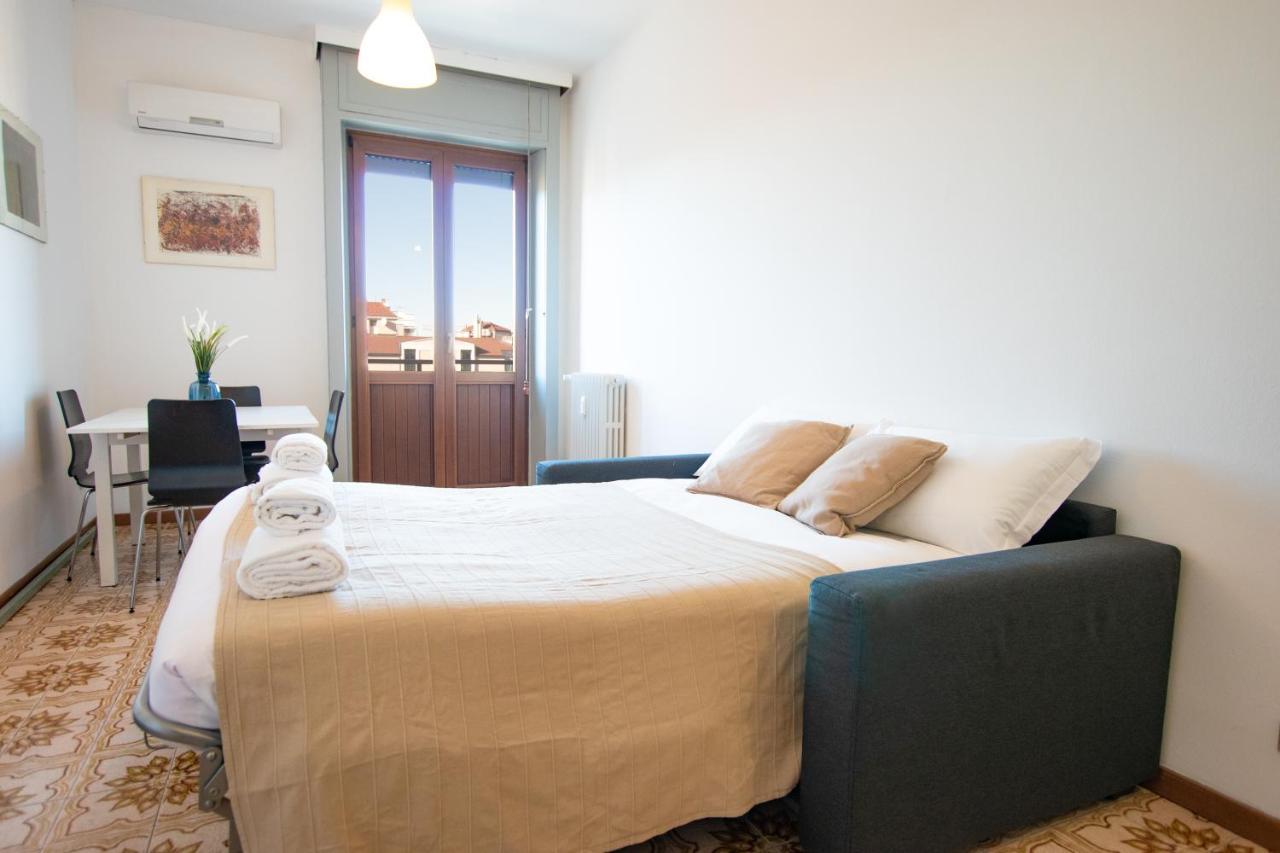 I Host Apartment - Sant'Agostino 7 ميلان المظهر الخارجي الصورة