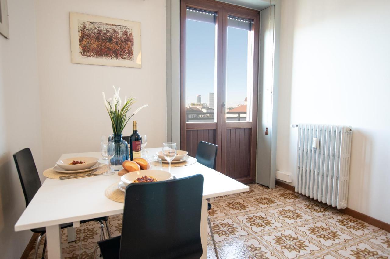 I Host Apartment - Sant'Agostino 7 ميلان المظهر الخارجي الصورة